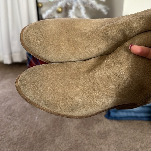 BP Tan Ankle Cut Booties with Block Heel Size 9.5 - Picture 4 of 10